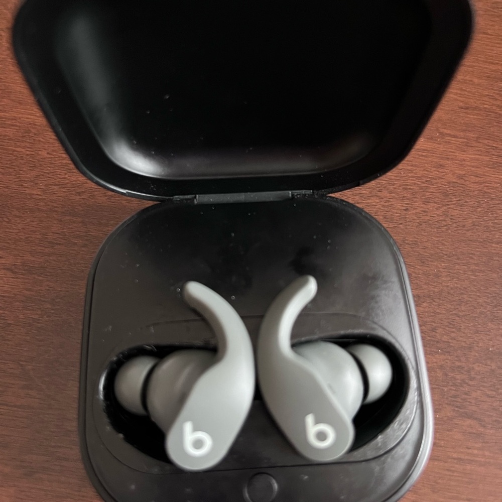 Beats Gray Wireless Earbud